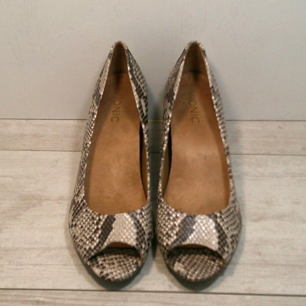 Vionic Peep Toe Bria Snakeskin Wedge heels pumps Size: 9 - Picture 3 of 11